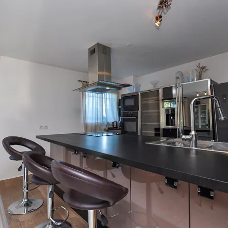 4 Bedroom Pet Friendly In Maxime Sainte-Maxime