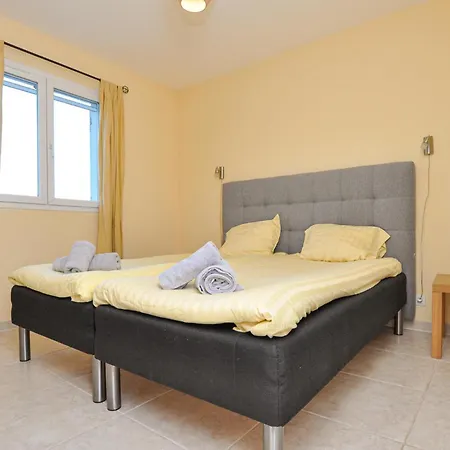 Holiday home 4 Bedroom Pet Friendly In Maxime