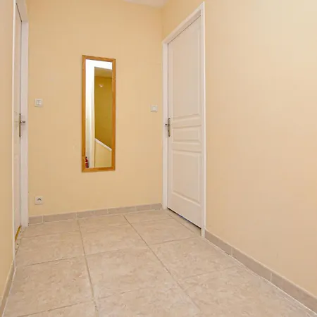 4 Bedroom Pet Friendly In Maxime Holiday home