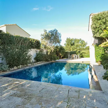 4 Bedroom Pet Friendly In Maxime Holiday home Sainte-Maxime